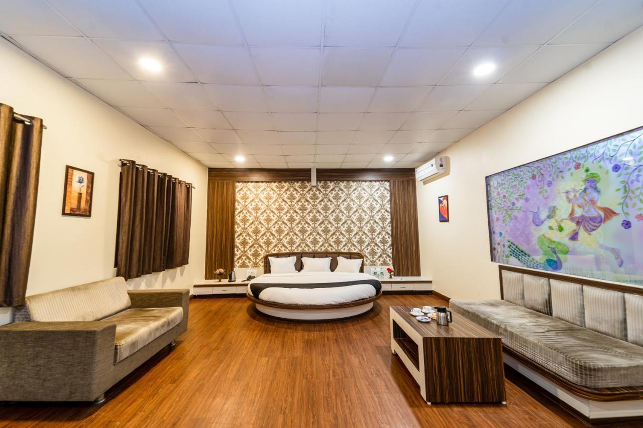 Narmada Hills Resort Omkareshwar Zewnętrze zdjęcie