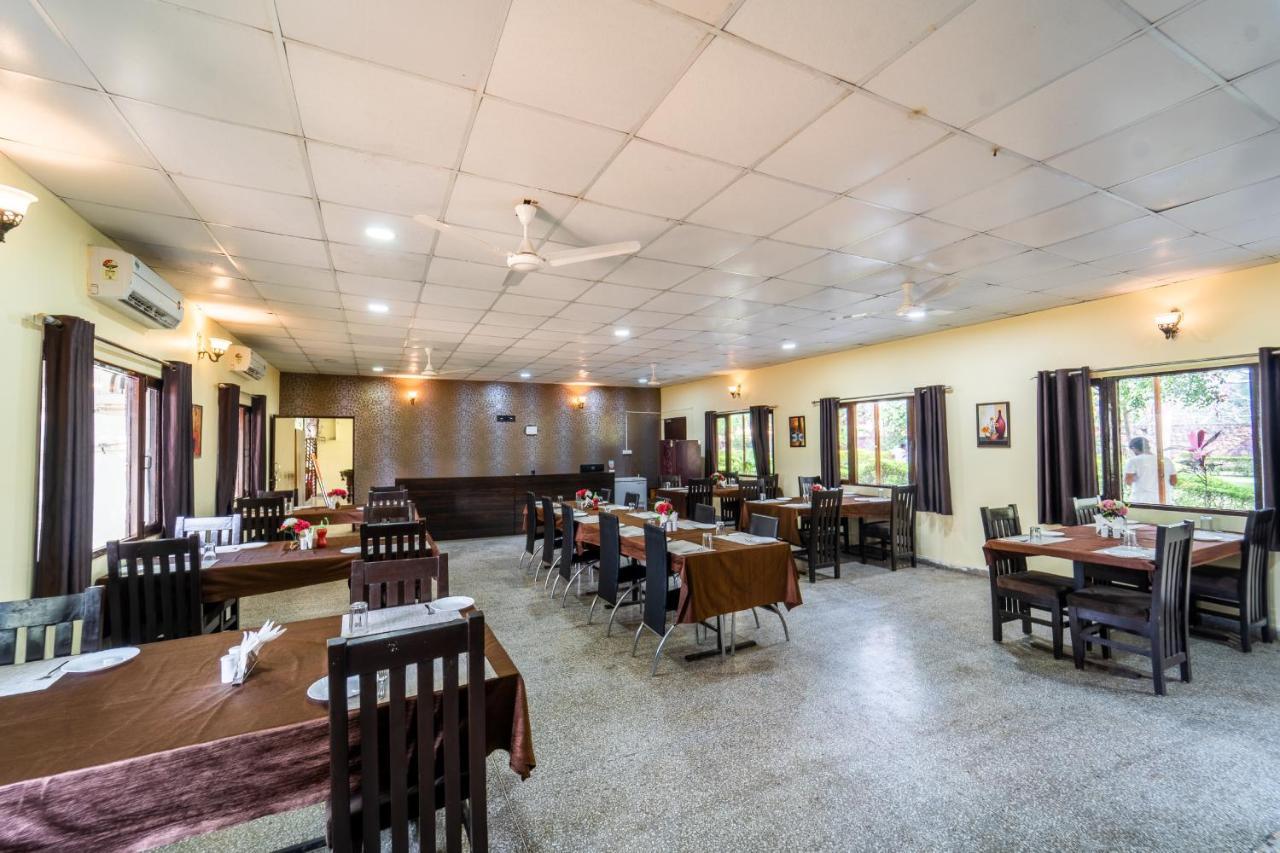 Narmada Hills Resort Godarpura Zewnętrze zdjęcie