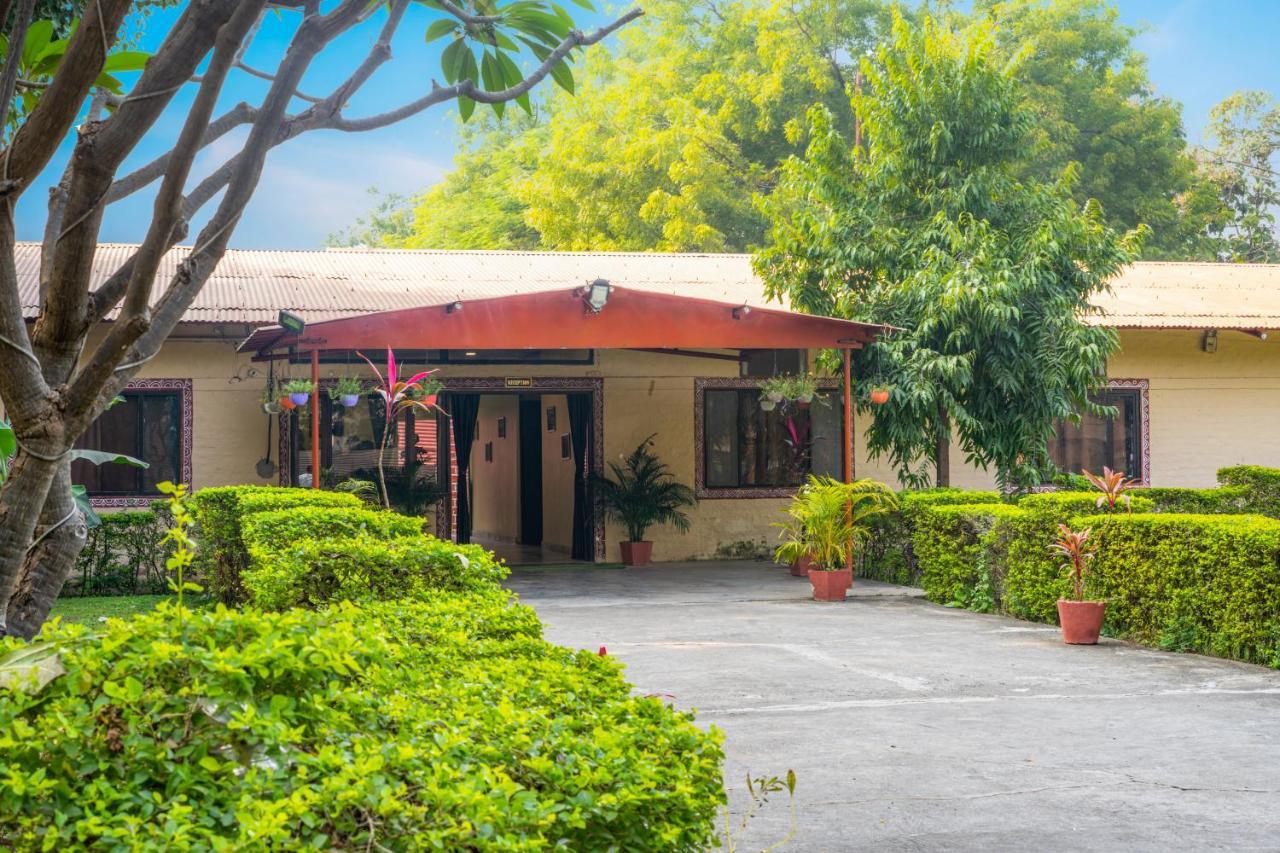 Narmada Hills Resort Omkareshwar Zewnętrze zdjęcie