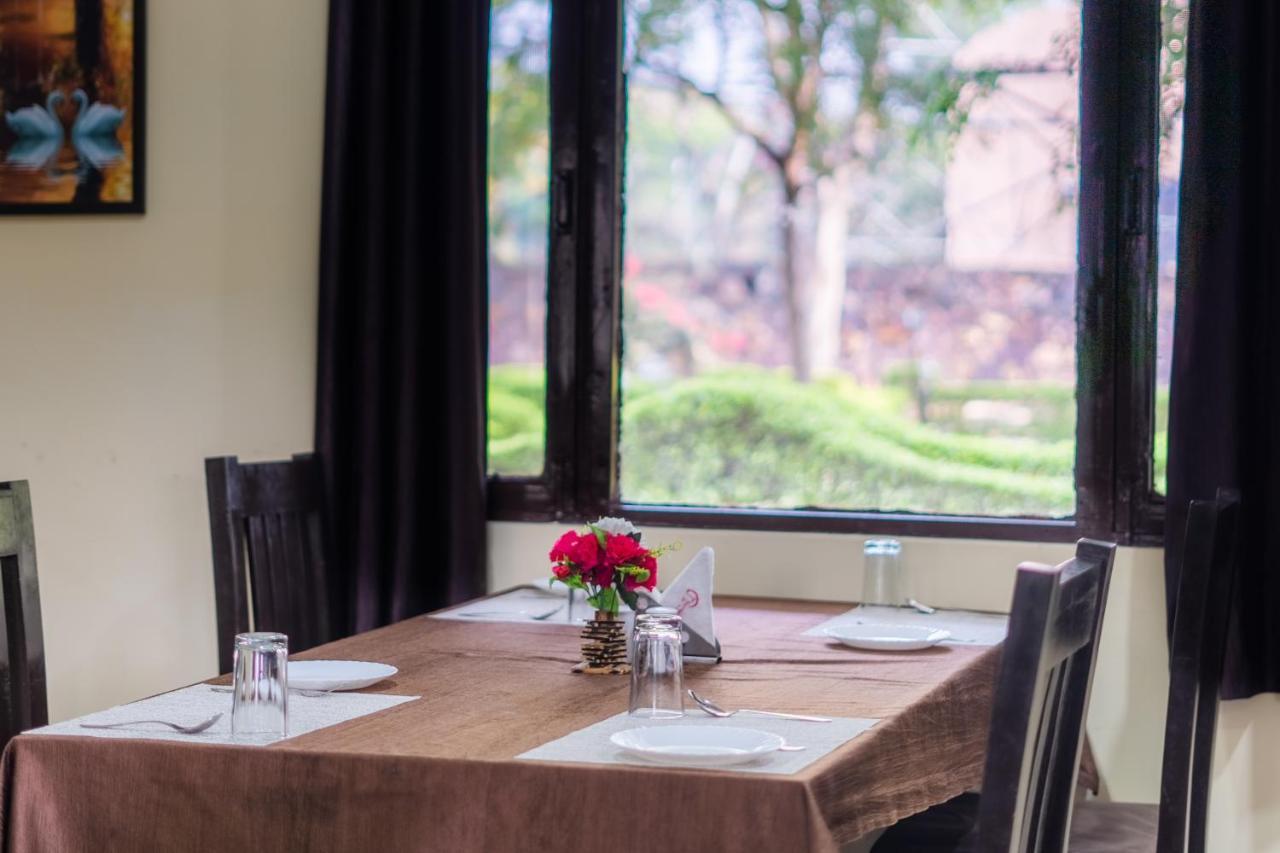Narmada Hills Resort Godarpura Zewnętrze zdjęcie