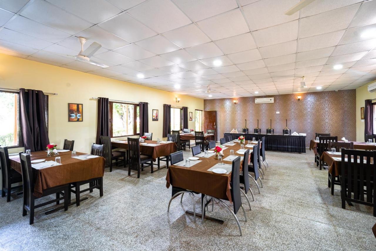 Narmada Hills Resort Omkareshwar Zewnętrze zdjęcie