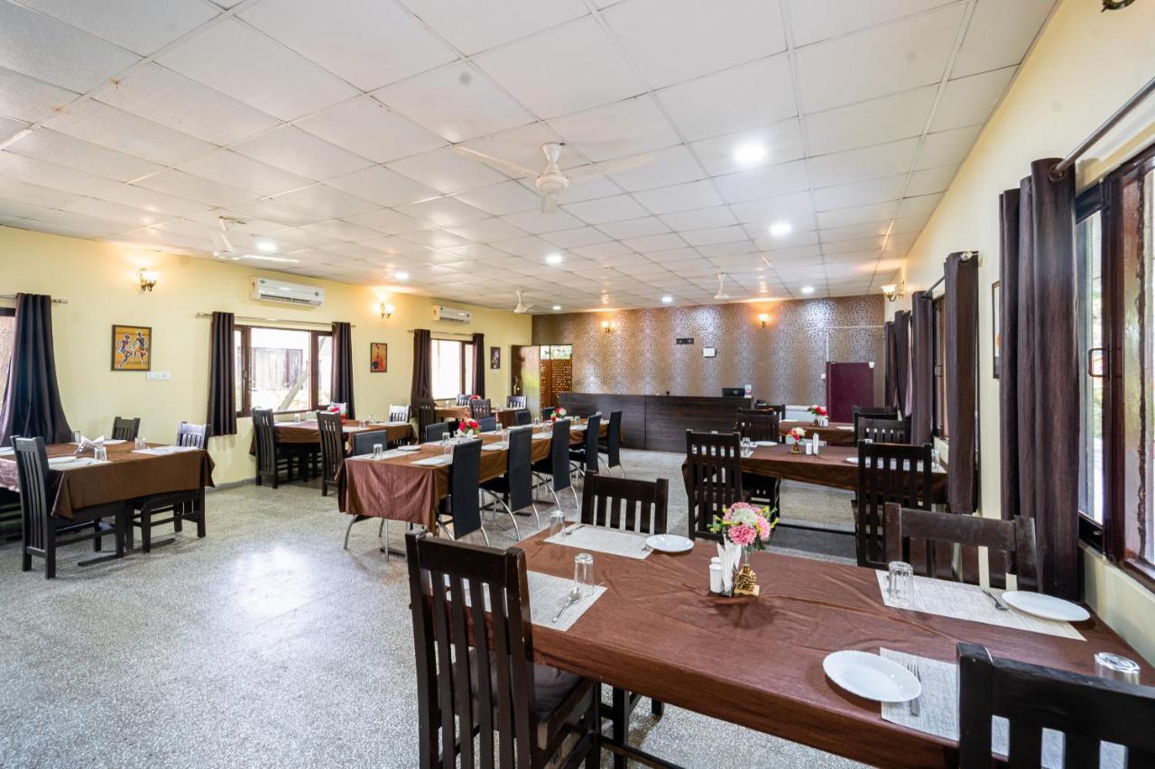 Narmada Hills Resort Omkareshwar Zewnętrze zdjęcie