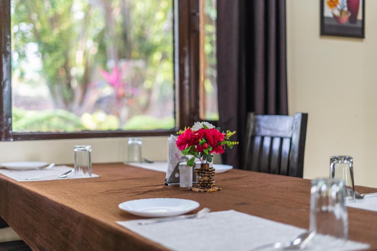 Narmada Hills Resort Omkareshwar Zewnętrze zdjęcie