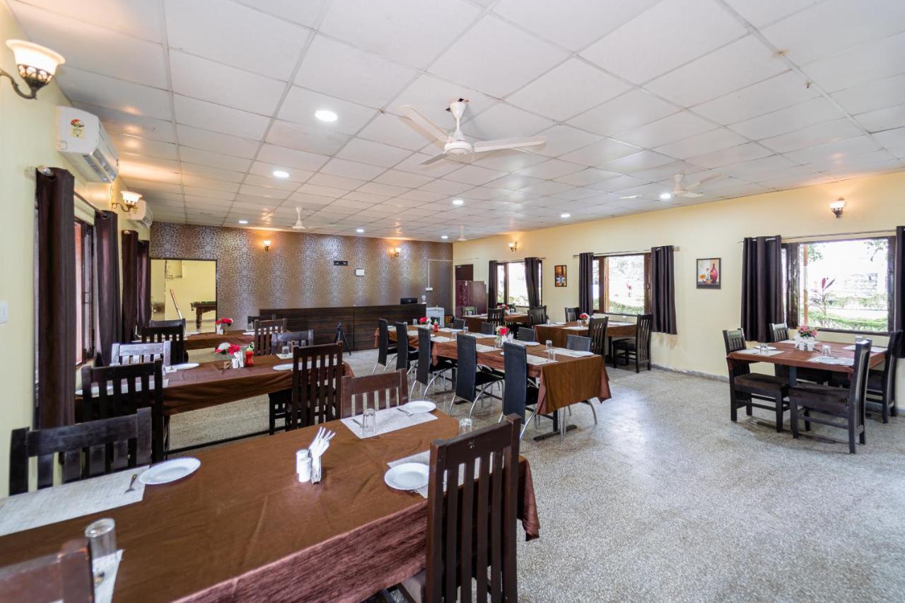 Narmada Hills Resort Godarpura Zewnętrze zdjęcie