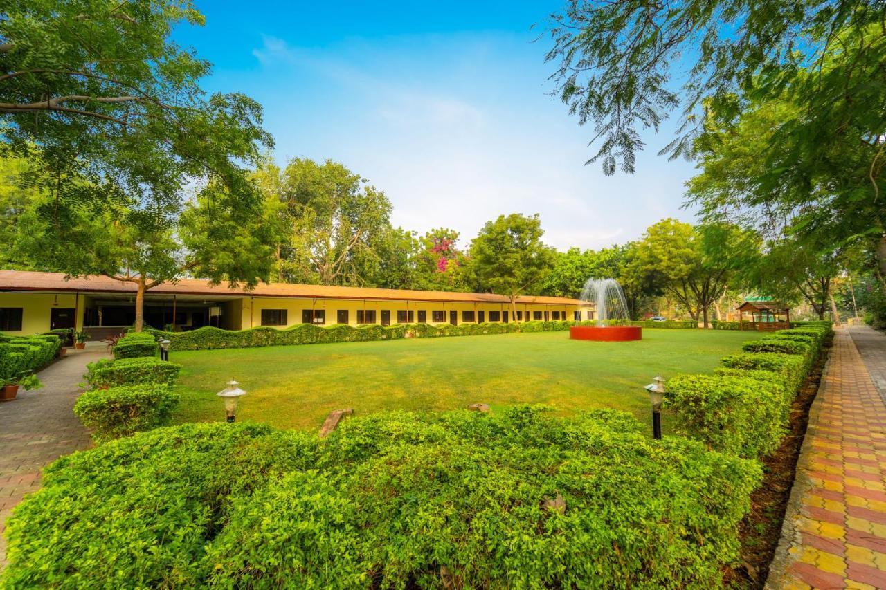 Narmada Hills Resort Godarpura Zewnętrze zdjęcie