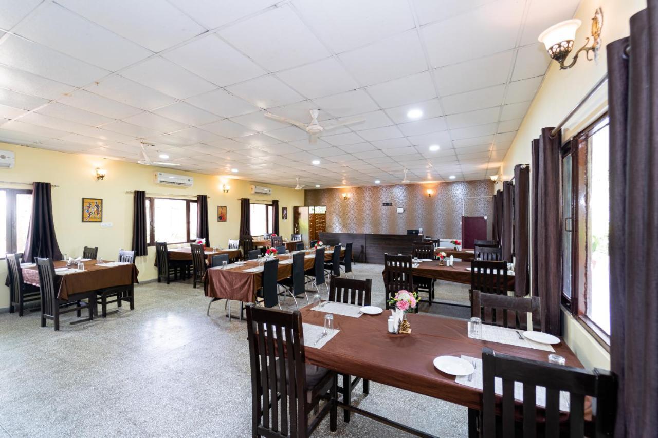 Narmada Hills Resort Godarpura Zewnętrze zdjęcie